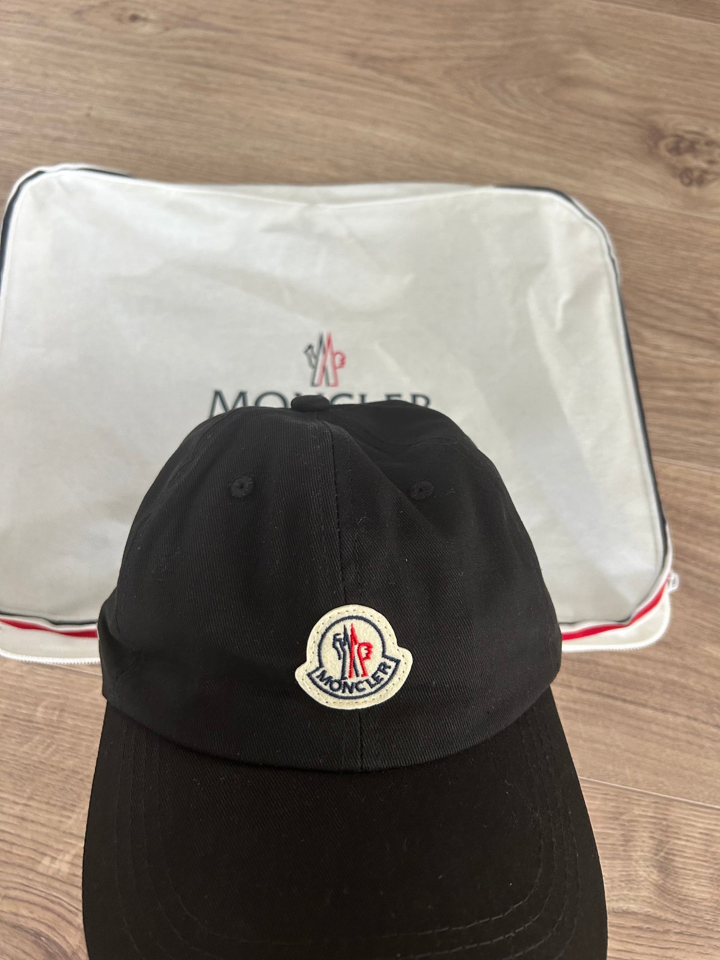 Moncler Cap/ with qr code