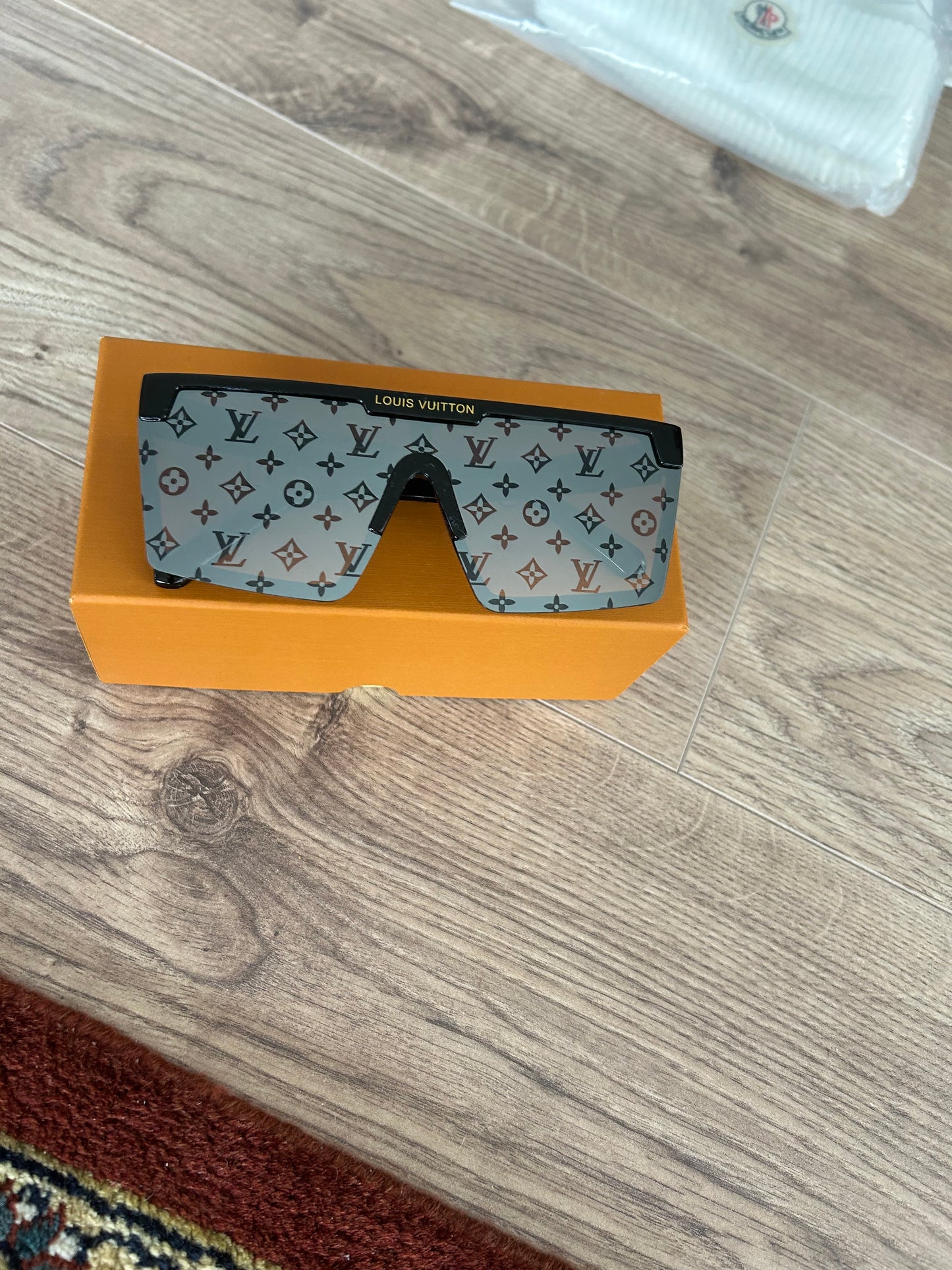 Lv Black Sunglasses